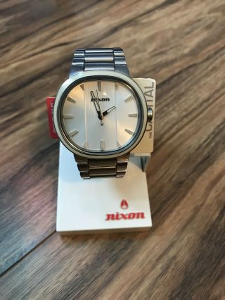 Vintage Nixon Men’s Watch The Capital Power To The People Needs Battery