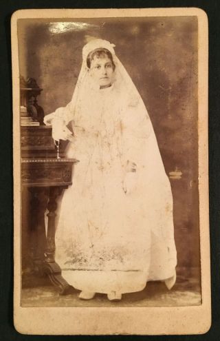 Vintage Cdv B&w Photo Pretty Young Girl In White Dress From Paris France 3634