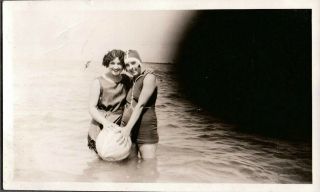 Vintage 1924 - 30 Flapper Girls Hair/swim Fashion River/harbor Michigan Old Photo