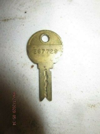 Vintage Mills Bell Lock Novelty Slot Machine Brass Key E87729 Archade Juke Box