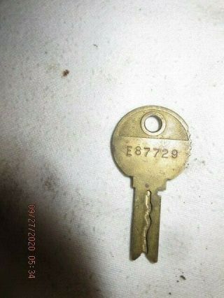 Vintage Mills Bell Lock Novelty Slot Machine Brass Key E87729 Archade Juke Box 3