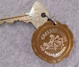 Vintage Caesars Palace Hotel Casino Las Vegas Nevada Key Fob Chain Ring W/key