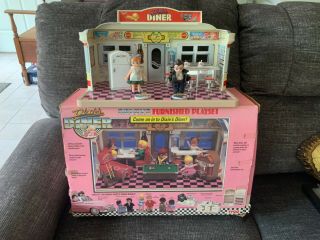 Teco 1988 Dixie’s Diner W/ Dixie,  Frankie,  Refrigerator,  Counter,  Stools,  Dishes