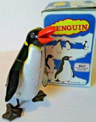 Vintage Rock And Roll China Penguin Walker Tin Wind - Up 5.  5 " Tall