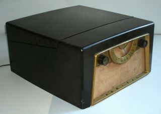 Vintage Admiral Bakelite Phonograph Radio