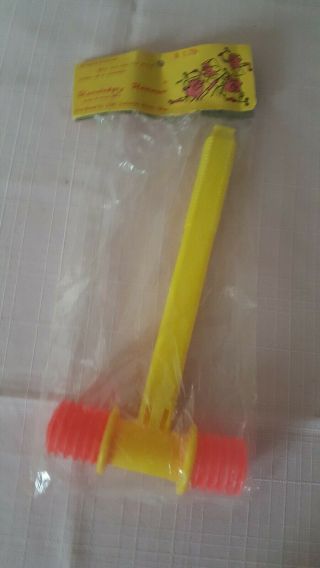 Vintage Nos 1960s - 70s Toy " Knowledge Hammer " Plastic Squeak Novelty Vtg