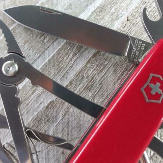 Victorinox Deluxe Tinker Swiss Army Knife Red Very Good Cnd Multi - Tool Plier EDC 3