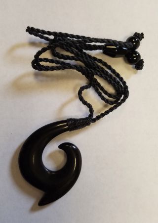 Hawaiian Style Black Jade Hand Carved Men Fish Hook Fashion Necklace
