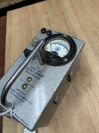 Vintage " Lucky Strike " Model 106b Geiger Counter Precision Radiation Instrument