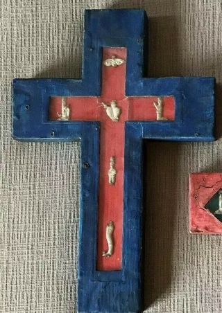 12” Mexico Folk Art Wood & Glass Milagros Diorama Wall Crucifix Ex Votos Cross