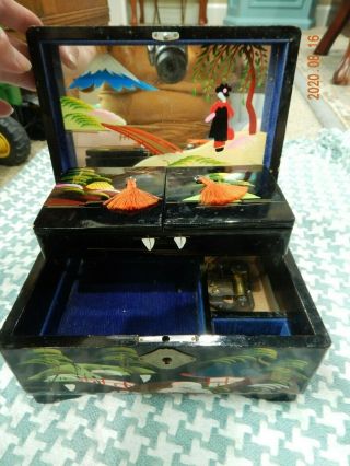 Vintage Japanese Jewelry Music Box Hand Painted Black Lacquer W/ Mother Of Pearl