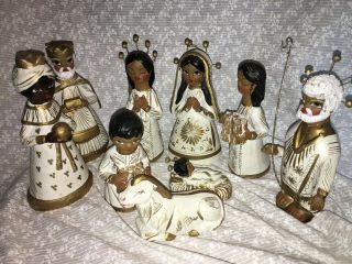 Vintage Clay Pottery Nativity Mexican Or South American.  White And Gold.  10 Fig