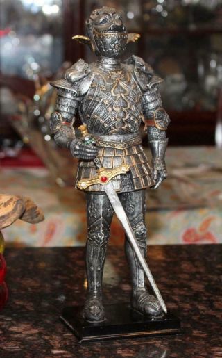 2002 Knights Edge Stunning Medieval Knight W/ Jeweled Sword 12 " Resin Figurine