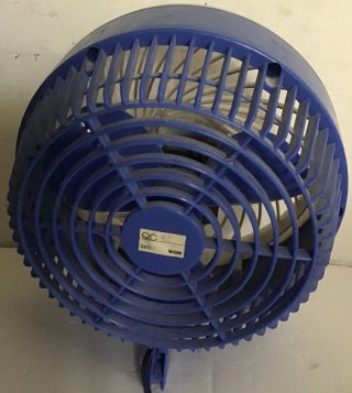 Vintage Duracraft Blue,  White DT 70 Small Electric Fan 3