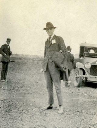 Nt492 Vintage Photo Man Posing In Hat,  Car C Early 1900 