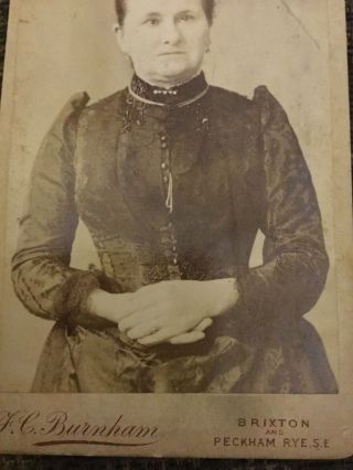 Victorian CDV Photo Woman With Pin Brooch,  Crossed Hands - Brixton 4