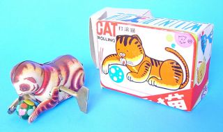 1970s Blic China Tin Wind Up Boxed 4 " Cat Rolling Ball Toy W Key Great