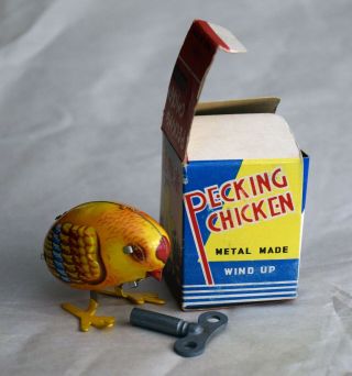 VINTAGE PECKING CHICKEN METAL WIND UP TIN TOY MADE IN CHINA 1970 ' s.  - 2