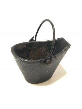 Vintage Mini Black Toy Cast Iron Coal Fire Place Ash Cook Stove Bucket Handle