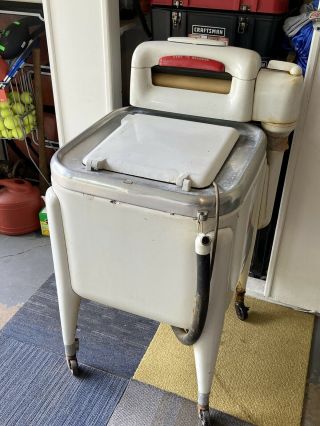 Vintage Maytag Wringer Washer 40/50’s Art Deco Retro (thing Is Awesome)
