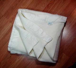 Vtg White Acrylic Thermal Blanket With Trim Double/full Size 80 " X 88 "
