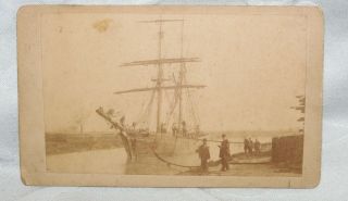 Antique Portrait Image Of A Saliing Ship In Dock - Carte De Visite - 4 X 2.  5 "