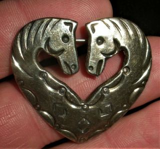Vintage C.  1960 Navajo Double Horse Head Heart Sterling Silver Pin Brooch Vafo