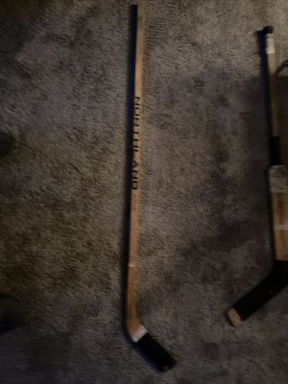 Vintage Northland Wood Ice Hockey Stick (mustang)