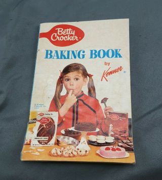 Vintage 1968 Kenner Betty Crocker Easy Bake Oven Baking Book