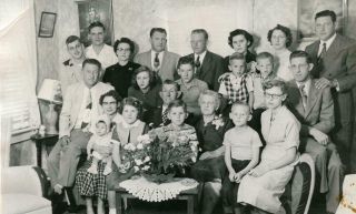 W38 Vtg Photo Big Family C Mid Century