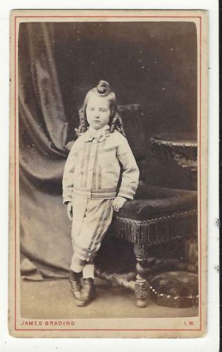 Victorian Cdv - Newport Isle Of Wight Child In Striped Suit Hair Ringlets