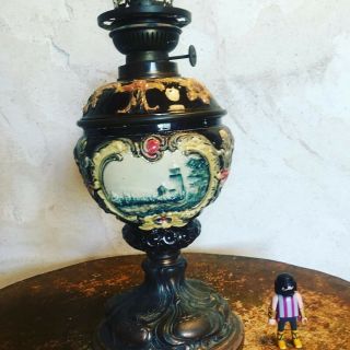 A Lampe à Pétrole Ancienne En Porcelaine Vintage Déco Parfait état Rare,