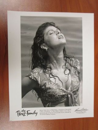 Vintage Glossy Press Photo Actress Marisa Tomei As Dottie In The Perez Family
