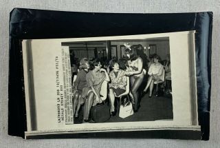 Vintage 1966 Press Photo Women Audition To Be Playboy Bunny At London Club