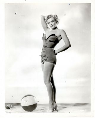 Marilyn Monroe,  Vintage Promotional Studio Pin - Up Photo.  1952