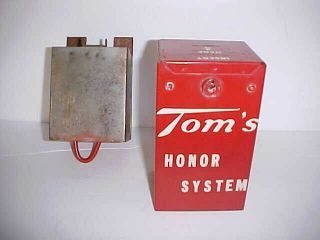 Vintage Tom ' s Peanut Coin Honor System Money Box w/ Key,  Jar Rack Lance Gordons 2