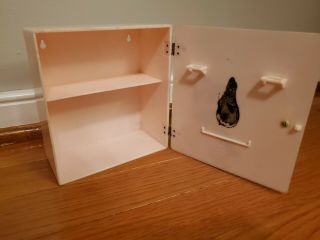 Vintage Kiddie Kabinette Penguin Early Plastic Child ' s Wall Mounted Cabinet 2
