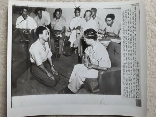 2 Vtg WW2 9 x 8 Press Photograph Japanese Beheading U.  S Pilot War Trial 4