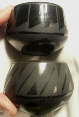 2 Black On Black Ceramic Pots By Potter Josefita Martinez - Signed J.  M.  Sdp.