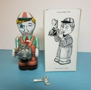 1broke Vintage Ms273 Collectable Photographer Tin Litho Wind - Up Toy Camera China