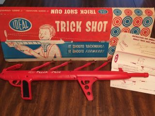 Vintage 1961 Ideal Trick Shot Rifle Dart Target Game Toy