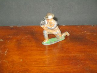 Vintage Barclay Manoil Lead Soldier With Camera