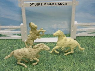 3 Vintage Marx 54mm Cream Saddle Horses Fr Roy Rogers Rodeo Playset Toy Soldiers
