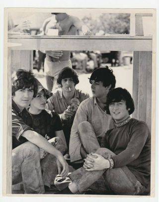 Beatles And Eleanor Bron Relax On Set Of " Help " Press Photo 1965