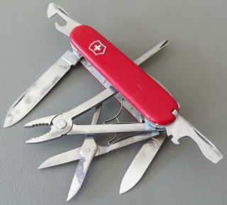 Victorinox Deluxe Tinker Swiss Army Knife,  Poor But Functional