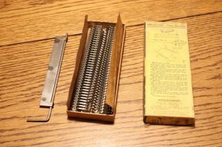 Vintage Box Of Alligator Steel Belt Lacing No.  5 For 3/32 " - 1/8 " Thick Belts Nos