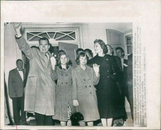 1960 Wire Photo Politics President Richard Nixon Detroit Mi Patricia Tv 8x10