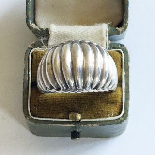 Vintage 925 Solid Silver Ribbed Modernist Design Band Ring Size R U.  K 7.  9 Grams