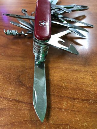 VICTORINOX OFFICIER SUISSE 18 Tool Swiss Army Knife - Missing One 3