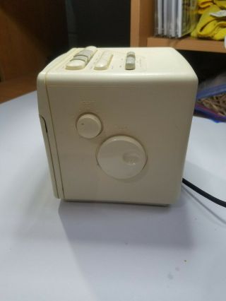 Vintage 80 ' s Soundesign Model 3833 AM FM Cassette Player Alarm Clock READ 3